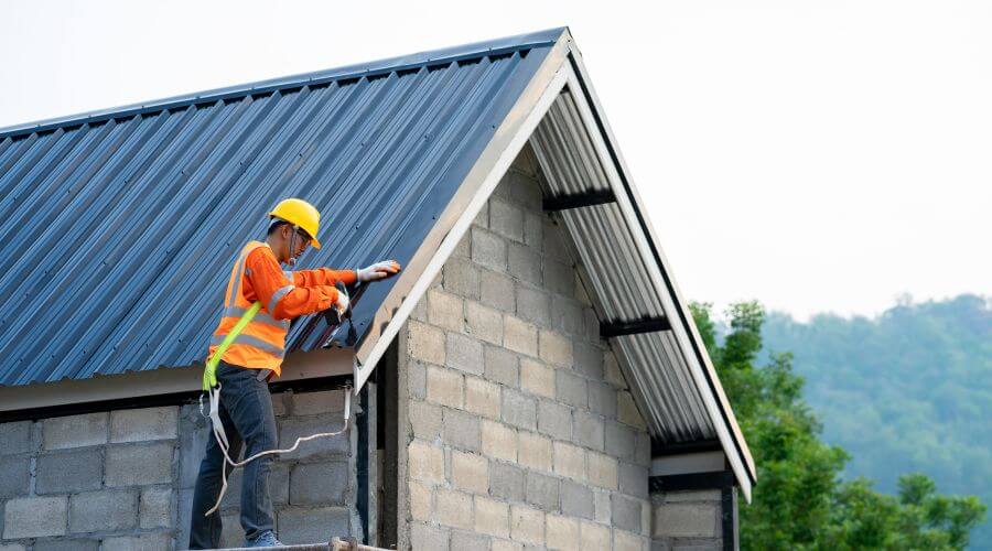 Professional gutter cleaning in Micanopy, FL
